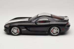 Dodge Viper SRT-10 Coupe Черен AUTOart 1:18 71712 Метал — снимка 4 от 8