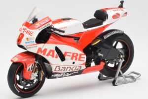 Ducati Desmosedici GP11 #8 H. Barbera Ducati MotoGP Team MotoGP 2011 Minichamps 1:12 123110008 Метал — снимка 2 от 6