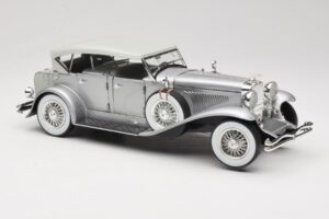 Duesenberg SJ Сребрист GreenLight 1:18 13525 Метал — снимка 6 от 8