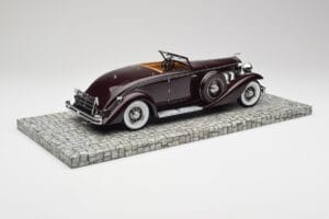 Duesenberg SJN Convertible Coupe Бордо Minichamps 1:18 107150331 Метал — снимка 5 от 6