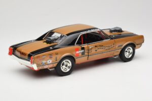 Oldsmobile 442 Hurst Hairy Olds Twin-Engine 4WD 1966 Highway 61 1:18 50089 Метал — снимка 3 от 8