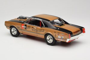 Oldsmobile 442 Hurst Hairy Olds Twin-Engine 4WD 1966 Highway 61 1:18 50089 Метал — снимка 7 от 8