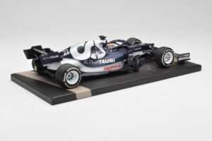AlphaTauri AT02 #22 Y. Tsunoda Bahrain GP 2021 Minichamps 1:18 117210122 Метал — снимка 3 от 6