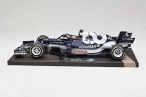 AlphaTauri AT02 #22 Y. Tsunoda Bahrain GP 2021 Minichamps 1:18 117210122 Метал