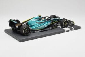Aston Martin AMR22 Aramco #5 S. Vettel Abu Dhabi GP 2022 Last Race Collector's Edition Minichamps 1:18 117222205 Смола — снимка 3 от 7