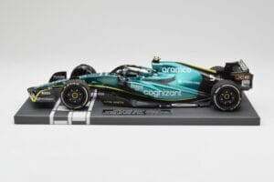Aston Martin AMR22 Aramco #5 S. Vettel Abu Dhabi GP 2022 Last Race Collector's Edition Minichamps 1:18 117222205 Смола