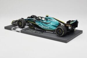 Aston Martin AMR22 Aramco #5 S. Vettel Abu Dhabi GP 2022 Last Race Collector's Edition Minichamps 1:18 117222205 Смола — снимка 5 от 7