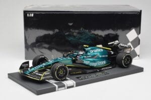 Aston Martin AMR22 Aramco #5 S. Vettel Abu Dhabi GP 2022 Last Race Collector's Edition Minichamps 1:18 117222205 Смола — снимка 7 от 7