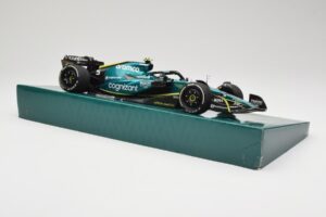 Aston Martin AMR22 #5 S. Vettel Last Race Abu Dhabi GP 2022 Minichamps 1:18 147222205 Смола — снимка 4 от 7