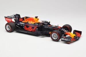 Aston Martin Red Bull Racing RB15 #33 M. Verstappen F1 2019 Minichamps 1:18 110190033 Метал — снимка 4 от 7