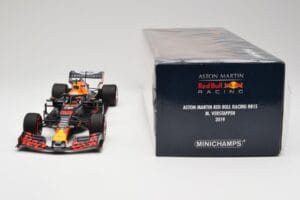 Aston Martin Red Bull Racing RB15 #33 M. Verstappen F1 2019 Minichamps 1:18 110190033 Метал — снимка 6 от 7