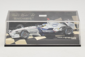 BMW Sauber F1.06 #16 N. Heidfeld BMW Sauber F1 Team 2006 Minichamps 1:43 400060016 Метал — снимка 4 от 5