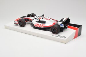 Haas VF-22 #20 K. Magnussen Pole Position Brazil GP 2022 Minichamps 1:18 147222120 Метал — снимка 5 от 7