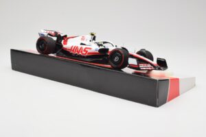 Haas VF-22 #47 M. Schumacher Bahrain GP 2022 Minichamps 1:18 147220147 Метал — снимка 4 от 7