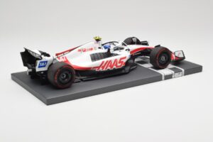 Haas VF-22 #47 M. Schumacher Brazilian GP 2022 Minichamps 1:18 117222147 Смола — снимка 3 от 7
