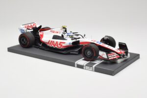 Haas VF-22 #47 M. Schumacher Brazilian GP 2022 Minichamps 1:18 117222147 Смола — снимка 4 от 7