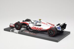 Haas VF-22 #47 M. Schumacher British GP 2022 Minichamps 1:18 117221047 Смола — снимка 5 от 7