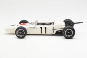 Honda RA272 #11 R. Ginther Mexican Grand Prix 1965 AUTOart 1:18 86597 Метал — снимка 4 от 8