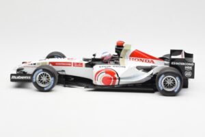 Honda RA106 Honda Racing Team R. Barrichello F1 Showcar 2006 Minichamps 1:18 08MF1-06B-CRB18 Метал — снимка 3 от 6