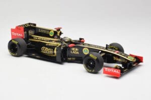 Lotus Renault GP R31 #10 B. Senna F1 2011 Minichamps 1:18 150110079-C1 Метал — снимка 4 от 7