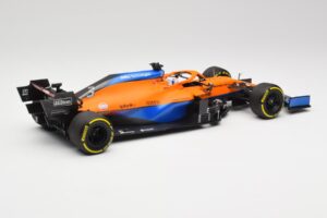McLaren MCL35M #3 D. Ricciardo Bahrain GP 2021 Minichamps 1:18 530211803 Метал — снимка 2 от 7