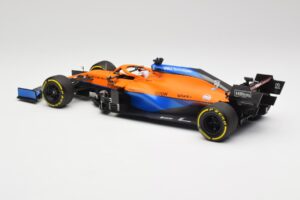 McLaren MCL35M #3 D. Ricciardo Bahrain GP 2021 Minichamps 1:18 530211803 Метал — снимка 5 от 7