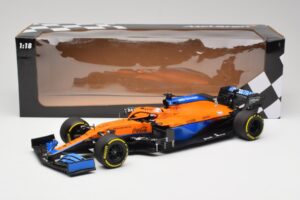 McLaren MCL35M #3 D. Ricciardo Bahrain GP 2021 Minichamps 1:18 530211803 Метал — снимка 7 от 7