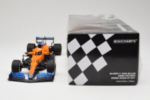 McLaren MCL35M #3 D. Ricciardo Italian GP Winner 2021 Minichamps 1:18 530213303 Смола — снимка 6 от 7
