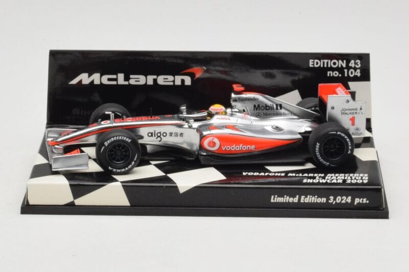 McLaren Mercedes MP4-24 #1 L. Hamilton Showcar 2009 Minichamps 1:43 530094371 Метал