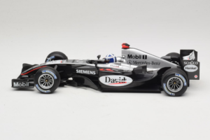 McLaren MP4/19 Mercedes D. Coulthard F1 2004 Minichamps 1:18 530041805 Метал — снимка 3 от 7