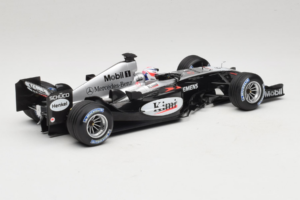 McLaren MP4/19 Mercedes K. Raikkonen F1 2004 Minichamps 1:18 530041806 Метал — снимка 2 от 7