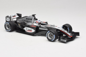 McLaren MP4/19 Mercedes K. Raikkonen F1 2004 Minichamps 1:18 530041806 Метал — снимка 4 от 7