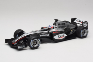 McLaren MP4/19 Mercedes K. Raikkonen F1 2004 Minichamps 1:18 530041806 Метал