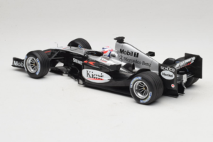 McLaren MP4/19 Mercedes K. Raikkonen F1 2004 Minichamps 1:18 530041806 Метал — снимка 5 от 7