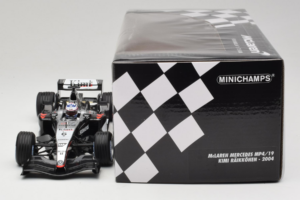 McLaren MP4/19 Mercedes K. Raikkonen F1 2004 Minichamps 1:18 530041806 Метал — снимка 6 от 7