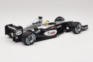 McLaren MP4/19 Mercedes L. Hamilton Autosport Young Driver Test Silverstone 2004 Minichamps 1:18 530044418 Метал — снимка 2 от 7