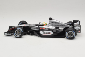 McLaren MP4/19 Mercedes L. Hamilton Autosport Young Driver Test Silverstone 2004 Minichamps 1:18 530044418 Метал — снимка 3 от 7