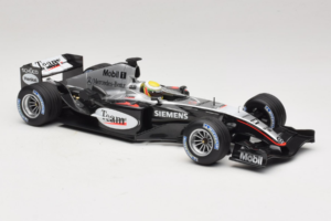 McLaren MP4/19 Mercedes L. Hamilton Autosport Young Driver Test Silverstone 2004 Minichamps 1:18 530044418 Метал — снимка 4 от 7