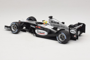 McLaren MP4/19 Mercedes L. Hamilton Autosport Young Driver Test Silverstone 2004 Minichamps 1:18 530044418 Метал — снимка 5 от 7