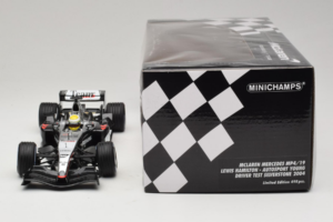 McLaren MP4/19 Mercedes L. Hamilton Autosport Young Driver Test Silverstone 2004 Minichamps 1:18 530044418 Метал — снимка 6 от 7