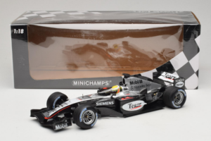 McLaren MP4/19 Mercedes L. Hamilton Autosport Young Driver Test Silverstone 2004 Minichamps 1:18 530044418 Метал — снимка 7 от 7