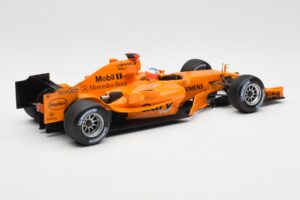 McLaren Mercedes MP4-20 G. Paffett F1 Test Car 2006 Minichamps 1:18 B66962342 Метал — снимка 2 от 6