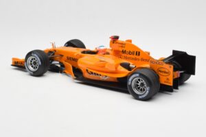 McLaren Mercedes MP4-20 G. Paffett F1 Test Car 2006 Minichamps 1:18 B66962342 Метал — снимка 5 от 6