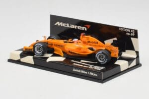 McLaren Mercedes MP4-20 G. Paffett Test Car 2006 Minichamps 1:43 530064395 Метал — снимка 3 от 5