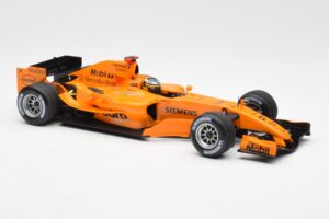 McLaren MP4-20 Mercedes P. de la Rosa Interim Test Car 2006 Minichamps 1:18 530061894 Метал — снимка 4 от 6