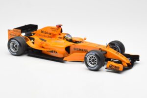 McLaren Mercedes MP4-20 P. de la Rosa F1 Test Car 2005 Minichamps 1:18 B66962343 Метал — снимка 4 от 6