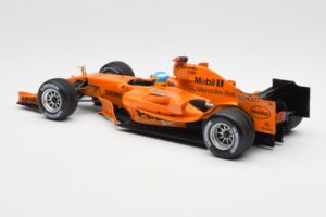 McLaren Mercedes MP4-20 P. de la Rosa F1 Test Car 2006 Minichamps 1:18 PEDRO001 Метал — снимка 5 от 6