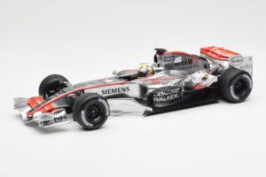 McLaren Mercedes MP4-21 #4 J.P. Montoya F1 2006 Minichamps 1:18 530061804 Метал