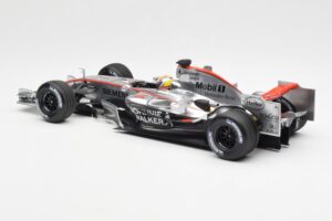 McLaren Mercedes MP4-21 #4 J.P. Montoya F1 2006 Minichamps 1:18 530061804 Метал — снимка 5 от 6