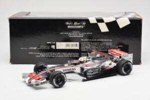 McLaren Mercedes MP4-21 #4 J.P. Montoya F1 2006 Minichamps 1:18 530061804 Метал — снимка 6 от 6